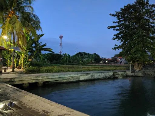 Kolam renang alami Mumbul Anturan 3