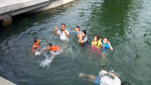 Kolam renang alami Mumbul Anturan 4