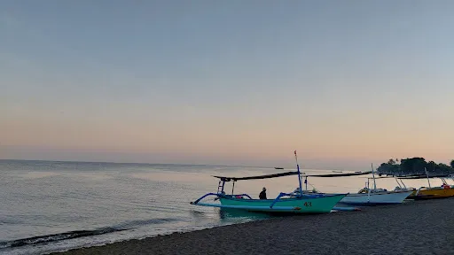 Pantai Pasir Putih Lovina 1