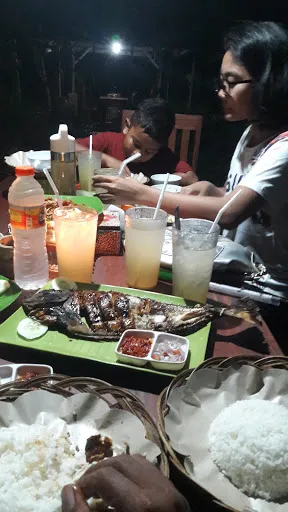 Warung Ikan Bakar Sindhu Segara 4