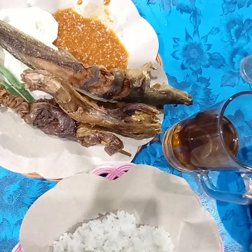 Warung Pecel Lele Pak Alvin 4