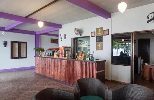 Dolphin Beach Bali Apartments 4