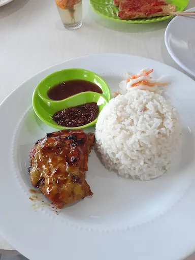 Warung Kamaris 4