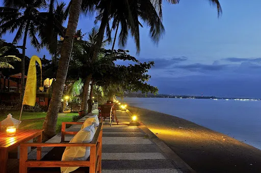 Nugraha Seaside Resto 3