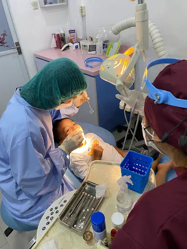 drg. Putu Fenti Surya Pratami - Dokter Gigi Bali 1