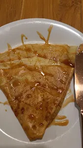Ayu Crepes 3