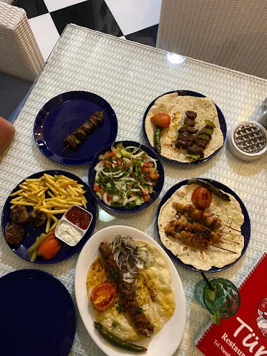 TÜRK restaurant & bar. 3