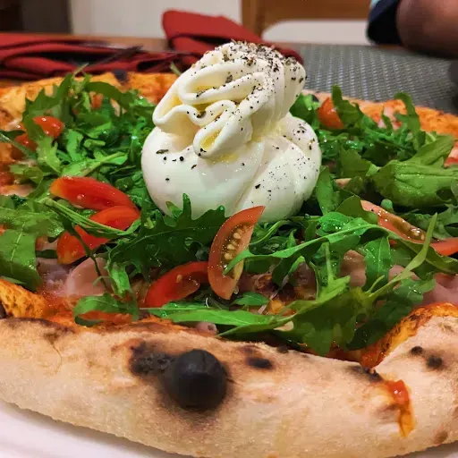 Tanda Pizza Restaurant 3