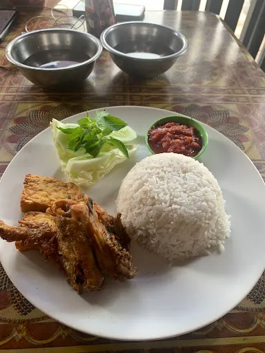 Warung Kayan 1
