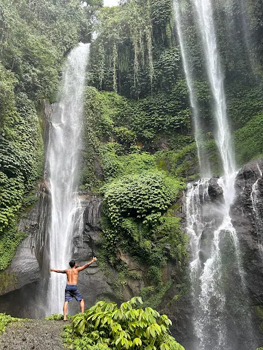 Taxi lovina tour and travel agent 2