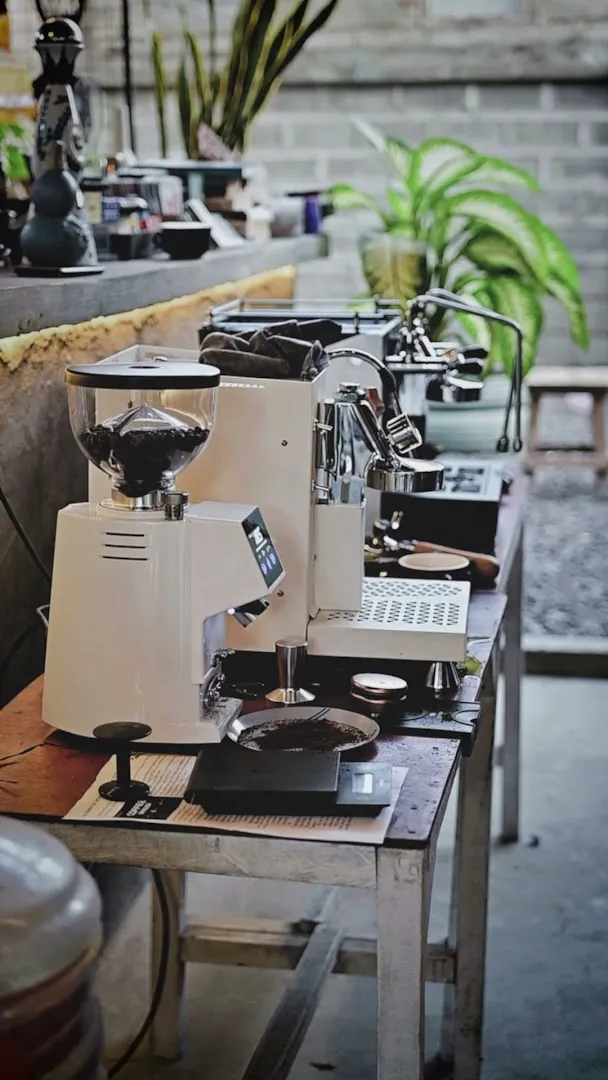 HOMEBRO COFFEE BAR 1