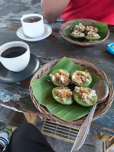 Warung Jaja Laklak Uenak 2