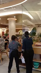 Pizza Hut Restoran 1