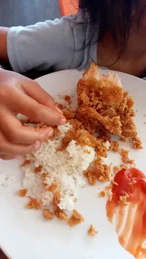 GoGo Fried Chicken Ngurah Rai 4