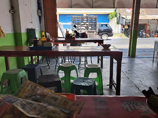Bakso & Mie Ayam Solo "Monggo Mas" 4
