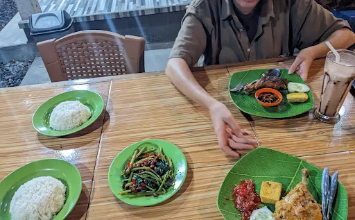 Warung Meme Sri 3