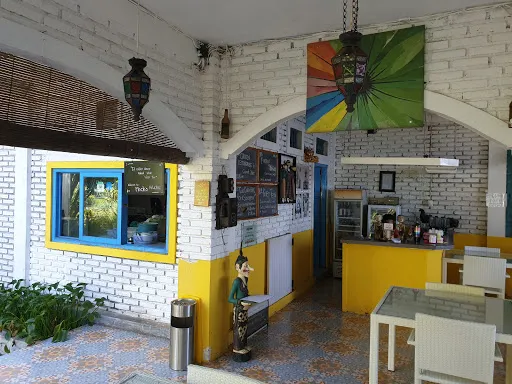 Mock's Kitchen 4