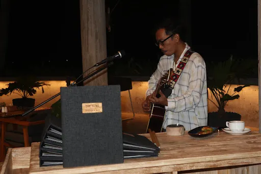 The Tiing Kitchen and Bar 2