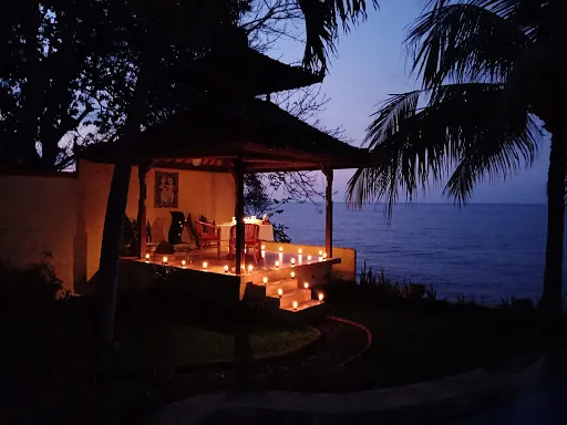 Teluk Indah Beach & Pool Villa 4