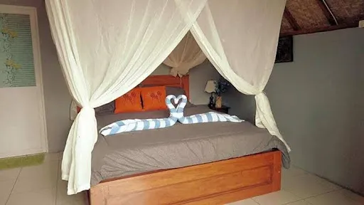 Bukit Catu Bungalows 3