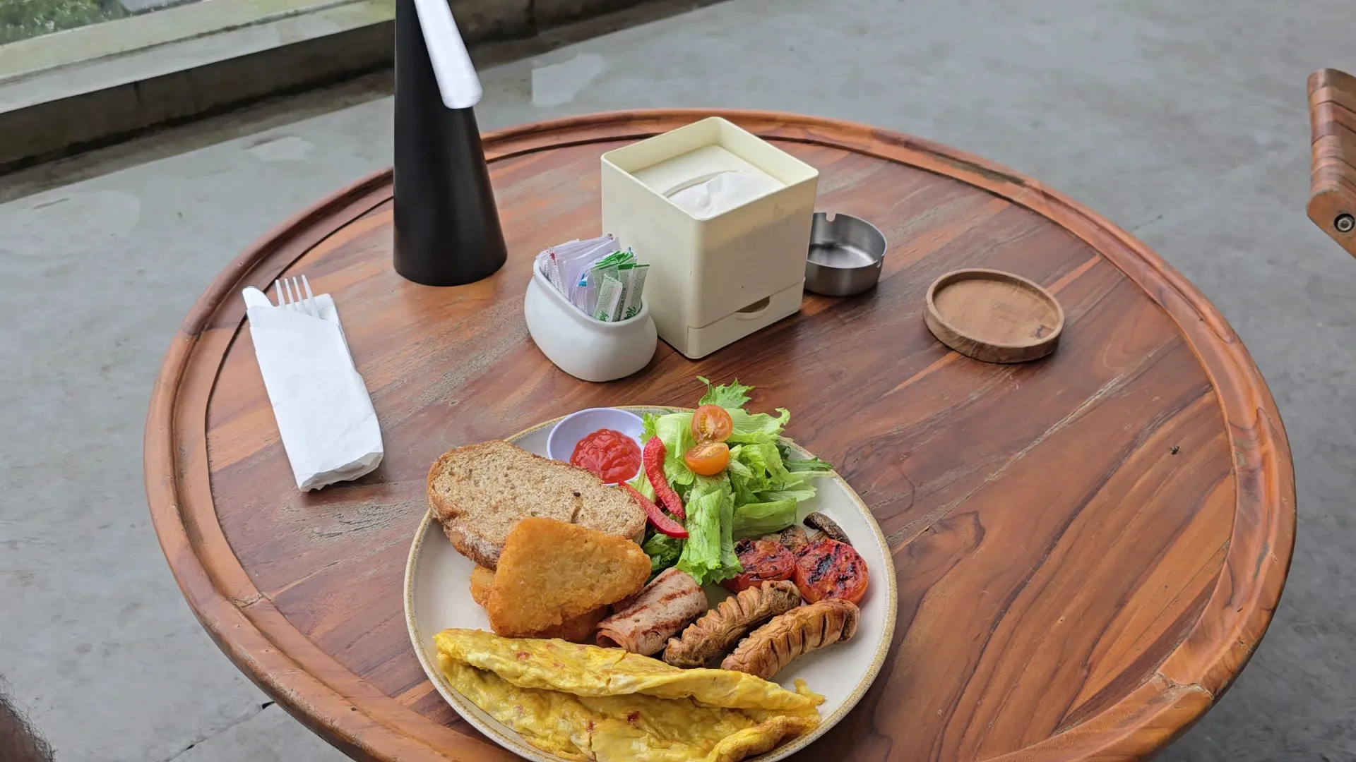 Misty Smoke & Grill 1