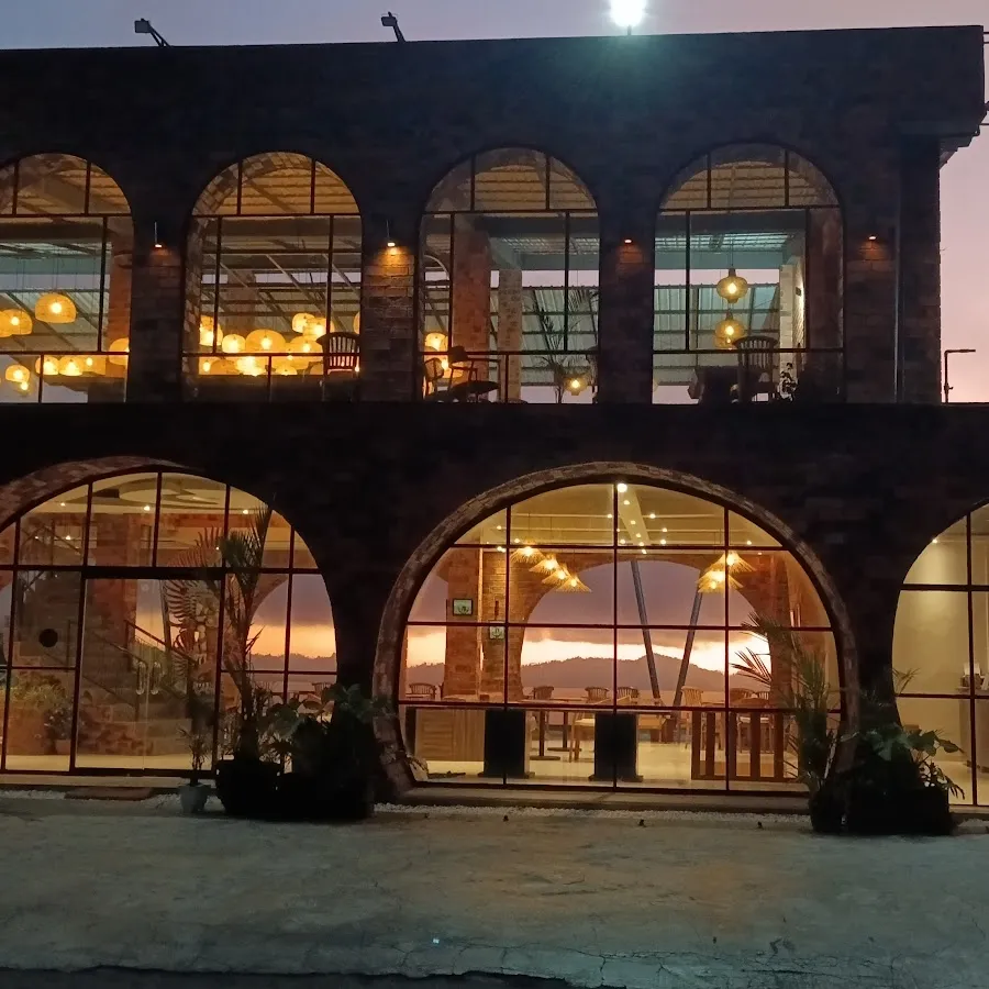 Caldera Hotel & Restaurant 4