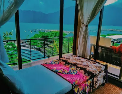 Penginapan Lakeside Cottages 2