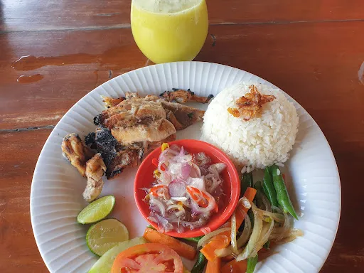 Wayan Restaurant Tulamben 4