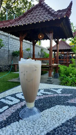 Lucky angel cafe & resto 4