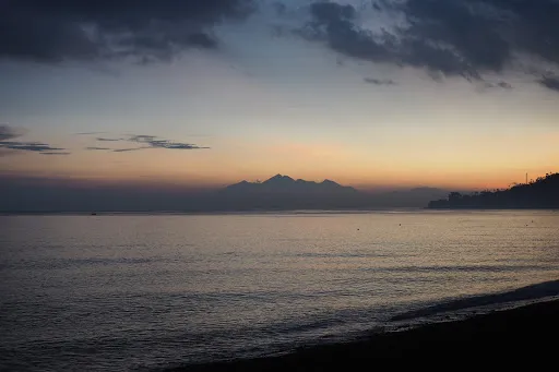 Pantai Melasti Amed 4