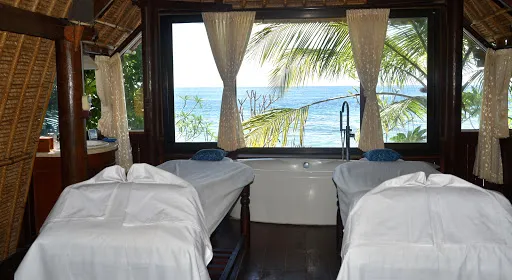 Amed Cafe and Hotel Kebun Wayan 4