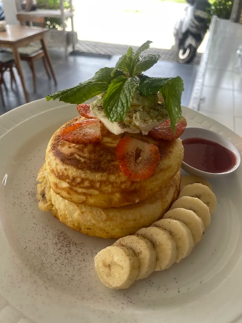 Rolling Paddy Cafe & Resto 2