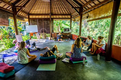 Trimurti Yoga Bali