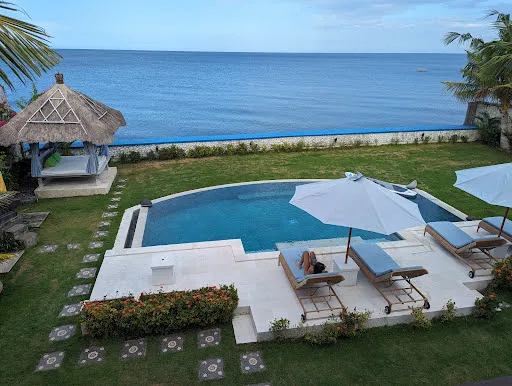 villa agung amed 1