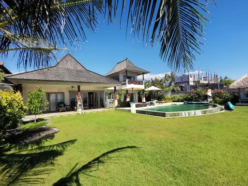 villa agung amed 3