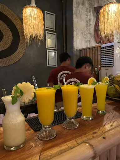 Joli Best View Cafe 1