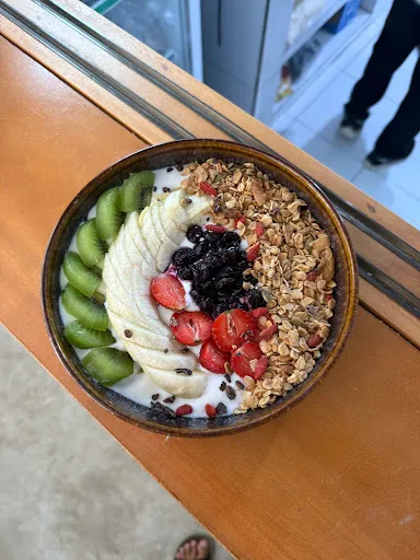 NEST Coffee and Restaurant Amed 1