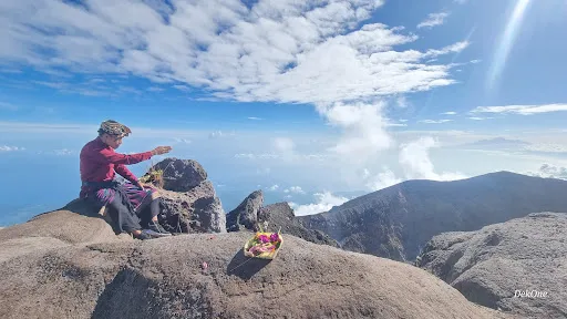 Puncak Gunung Agung Bali 2