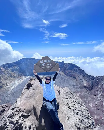 Dekwar Local Guide Mount Agung Trekking Bali 1