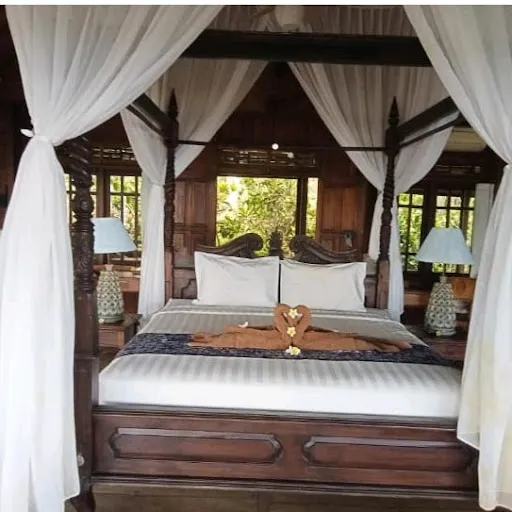SECRET MOON BEACH HOUSE 1