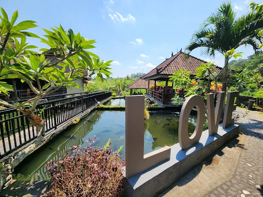 Dewata Agung Restaurant TirtaGangga 3