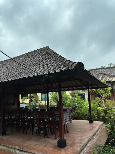 Dhangin Taman Inn 4