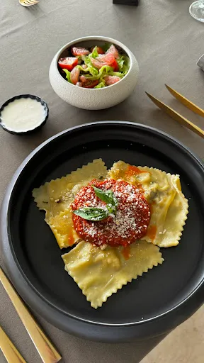 Restaurant East Bali. 4