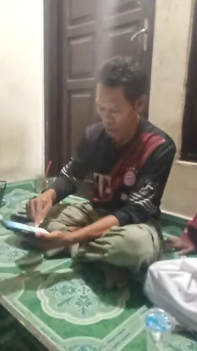 Warung pengkolan Senyum Anwar 3