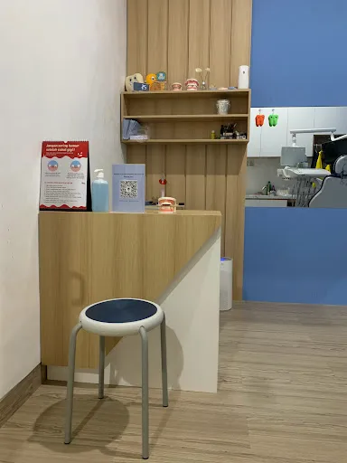 Praktek Dokter Gigi Ayu Sri Widyasanthi, S.KG 3