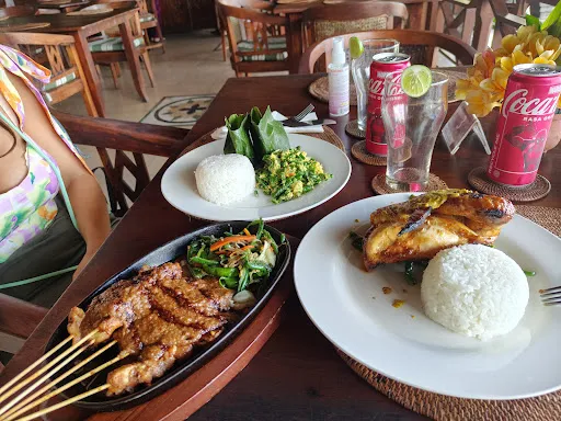 TIrta Ayu Restaurant 4