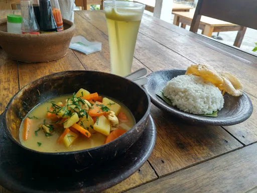 Padangbai Cafe 4