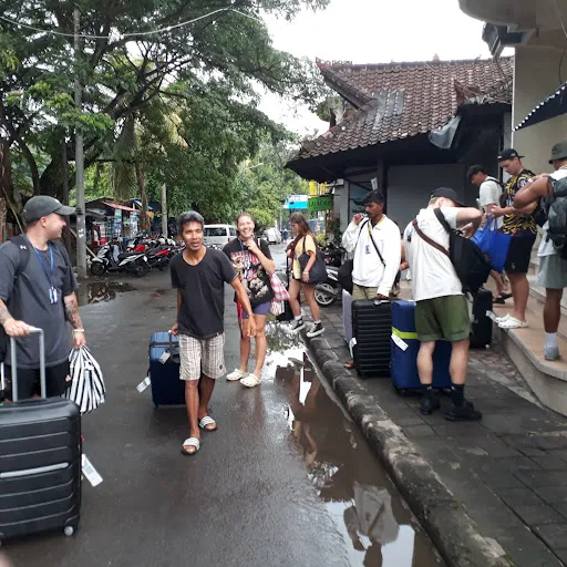 Mandiri Tourist Service 3