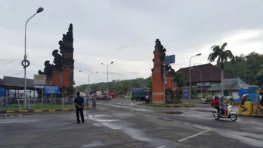Pelabuhan Penyeberangan PTASDP Indonesiaferry Padangbai Bali 3