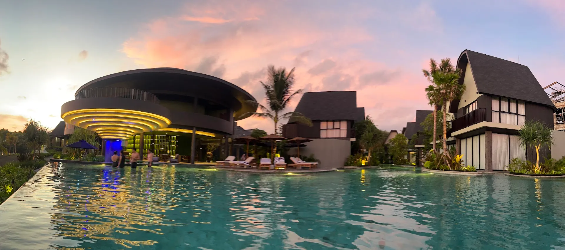 Quenzo Beach Resort 3